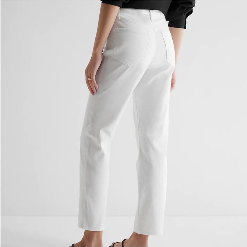 NEW✨Express Women's High Rise White Jeans size 2R